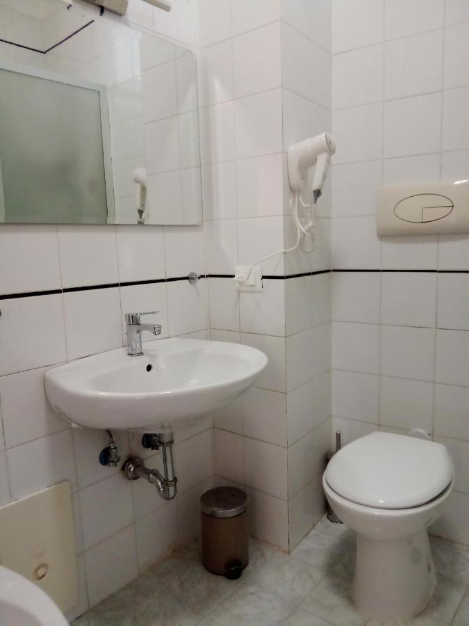 Ferienwohnung Al Crocifisso...Da Nonna Pia Salerno Exterior foto