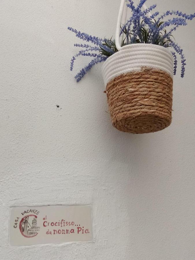 Ferienwohnung Al Crocifisso...Da Nonna Pia Salerno Exterior foto